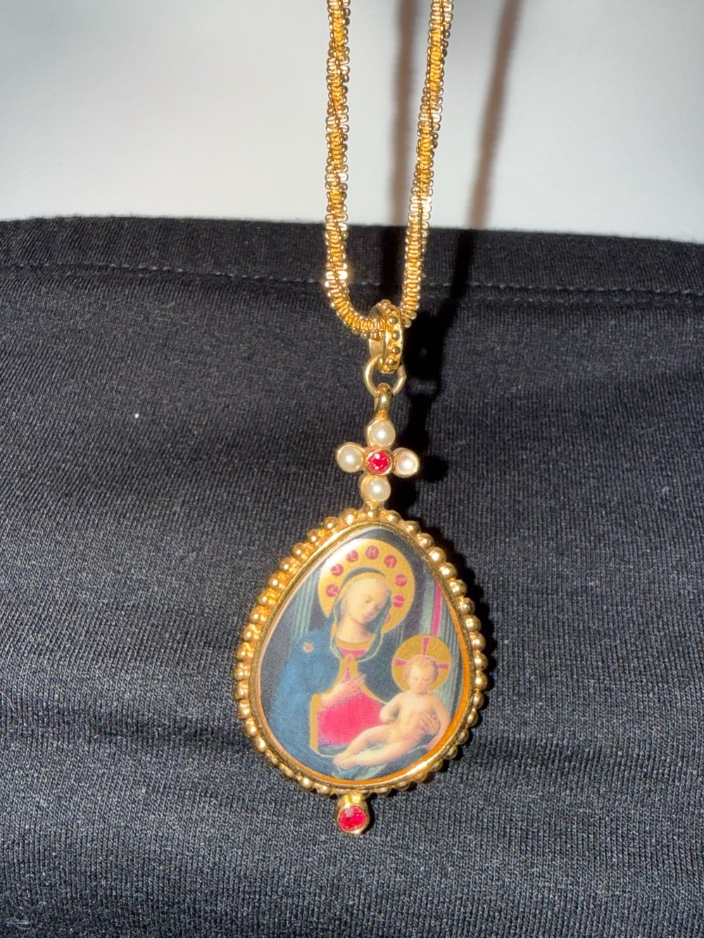 Vintage Gold-tone Madonna and Child Pendant Necklace - Women Jewelry